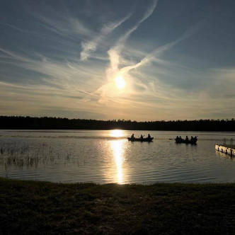 Paadimatk Meelva järv, päikeseloojang